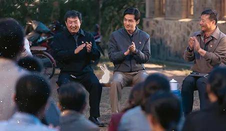 新电视剧2025上映有哪些(盘点2025年近期的10部好剧)插图1