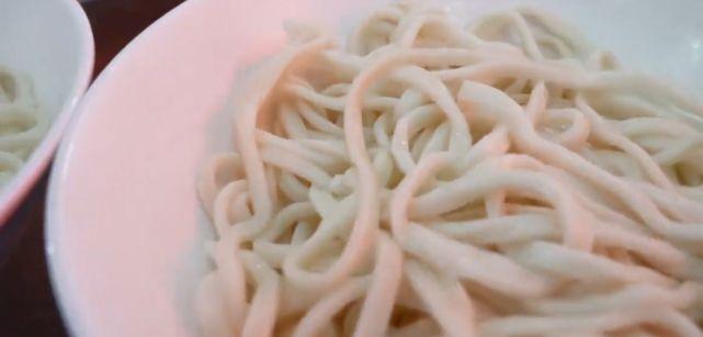 谢霆锋都来打卡的老北京炸酱面，一小碗卖18元