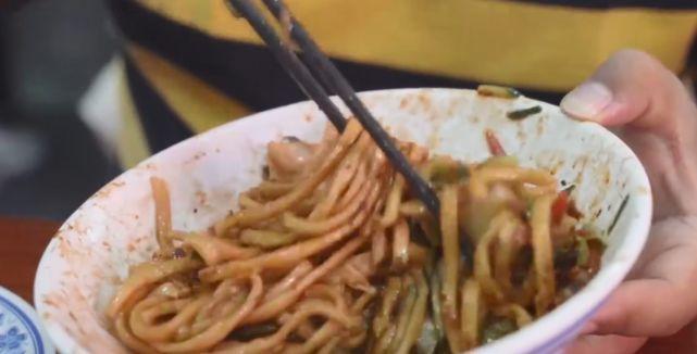 谢霆锋都来打卡的老北京炸酱面，一小碗卖18元