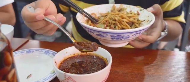 谢霆锋都来打卡的老北京炸酱面，一小碗卖18元