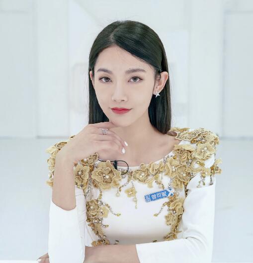 曾妮退出香蕉娱乐了吗 曾可妮和曾妮是一个人吗