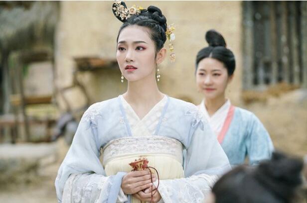 曾妮退出香蕉娱乐了吗 曾可妮和曾妮是一个人吗