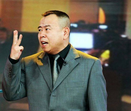 潘阳近照曝光，潘长江评论：就知道天天臭美