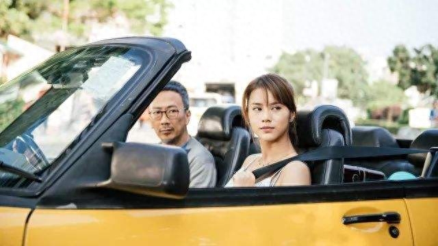 因为身材好，从服务员到进入演艺圈的邓月平