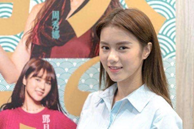 因为身材好，从服务员到进入演艺圈的邓月平