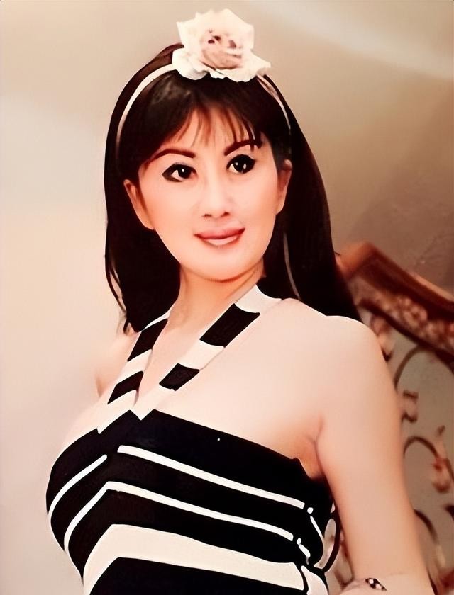 中国最漂亮女生第一名（她被誉为中国第一美妇）