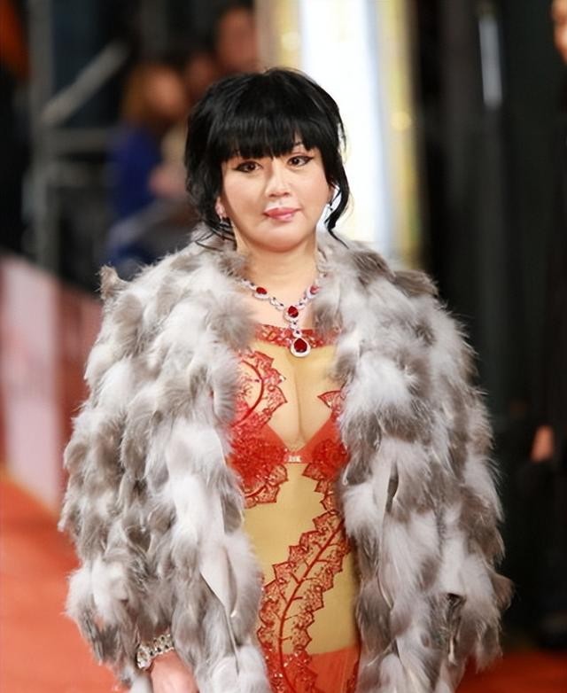 中国最漂亮女生第一名（她被誉为中国第一美妇）