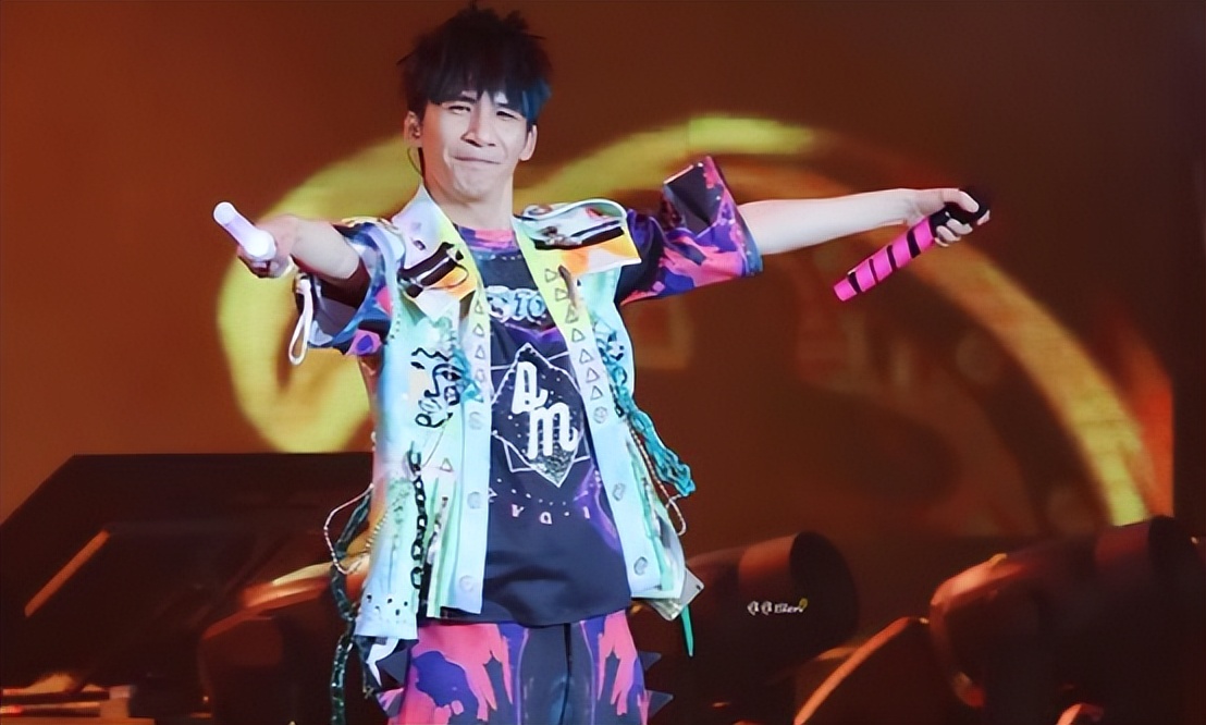 “神曲教母”龚琳娜：公开批判假唱，大胆指责王菲，她什么来头？