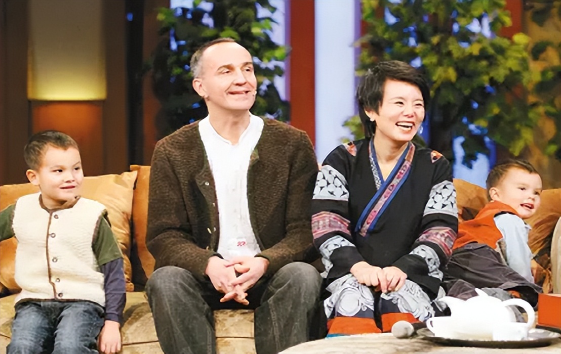 “神曲教母”龚琳娜：公开批判假唱，大胆指责王菲，她什么来头？
