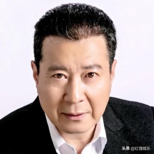 许文广,1960年出生北京,影视公司董事长,他演“袁绍”非常到位