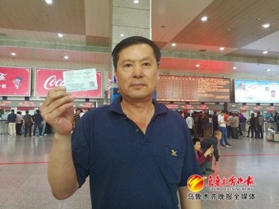 乌鲁木齐至阿勒泰火车票开售 首张车票花落他家