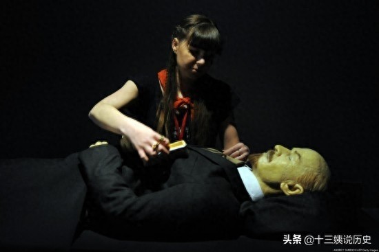 红场列宁墓地:成为红场的标志,列宁遗体每年防腐耗费上百万美元