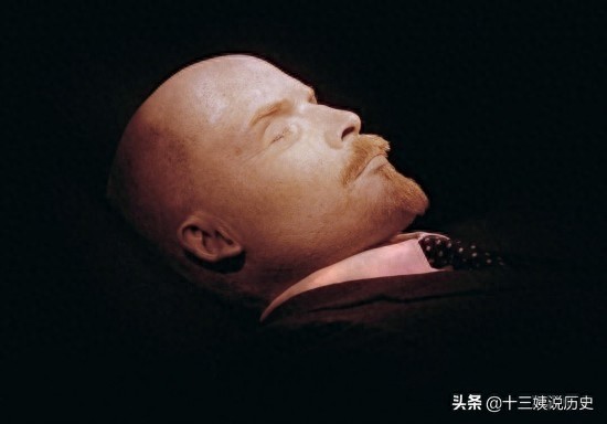 红场列宁墓地:成为红场的标志,列宁遗体每年防腐耗费上百万美元