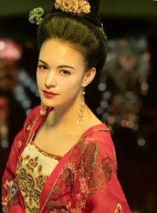 ​妖猫传杨贵妃张榕容：早婚早育，把演戏当成上班的混血影后