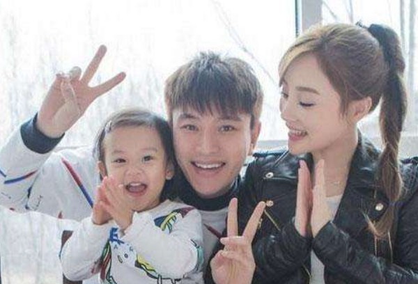 李小璐疑将女儿改名跟自己姓，改名后的贾云馨现在叫什么？