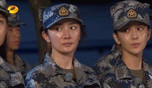 杨幂卸妆后照片长啥样 当众卸妆真实颜值曝光大跌眼镜