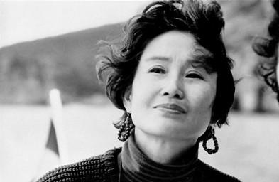 张洁简介及代表作（怀念，也是不能忘记的）