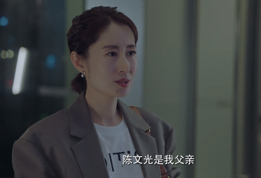 江疏影和彭昱畅上演花式吻戏，CP感不足，荧屏年下恋被指违和