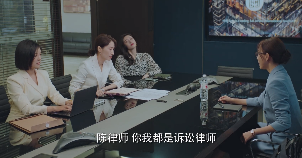 江疏影和彭昱畅上演花式吻戏，CP感不足，荧屏年下恋被指违和