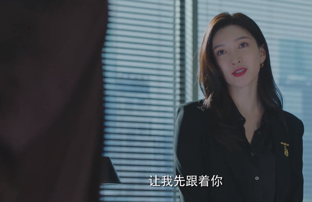 江疏影和彭昱畅上演花式吻戏，CP感不足，荧屏年下恋被指违和