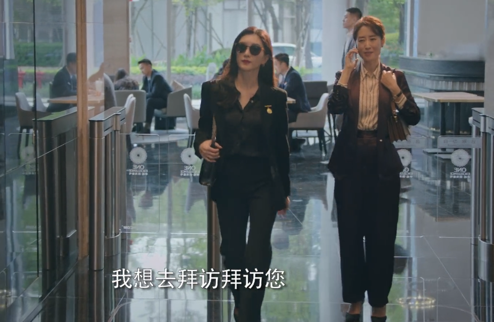 江疏影和彭昱畅上演花式吻戏，CP感不足，荧屏年下恋被指违和