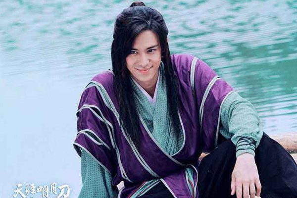 向华强到底什么身份 香港有名的富商家世不一般