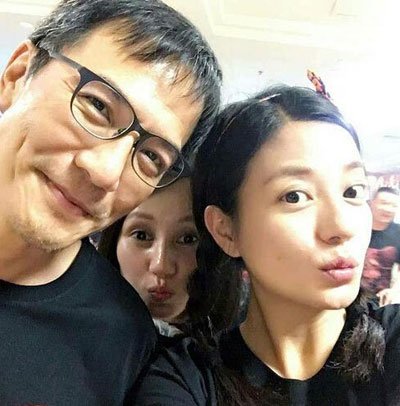 赵薇日本军装照事件 后来被一些过激的粉丝泼粪