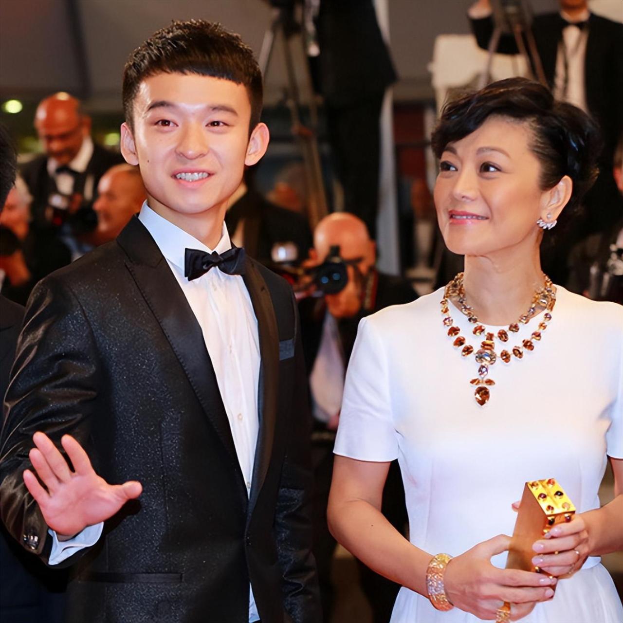 王京花百科个人资料图片（事业上的女强人 生活上的好母亲）