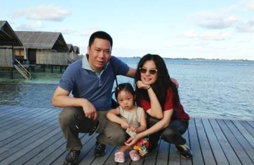 赵薇因为什么离的婚(昔日恩爱的模范夫妻为何频传婚变)