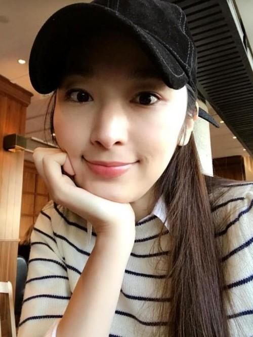 吴佩慈怀四胎的原因（这些女明星都拼了）(2)