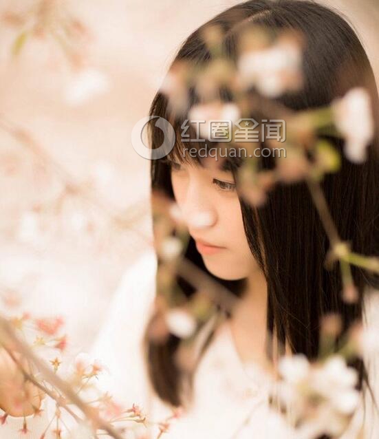 易嘉爱为什么叫守年 易嘉爱还在上学吗