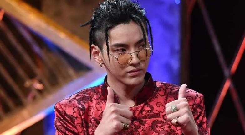 秦牛正威吴亦凡做过吗（与吴亦凡绯闻秦牛正威心路历程）