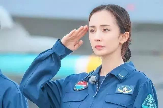 为什么说杨幂脚臭(杨幂为什么害怕脱鞋) 杨幂 第2张