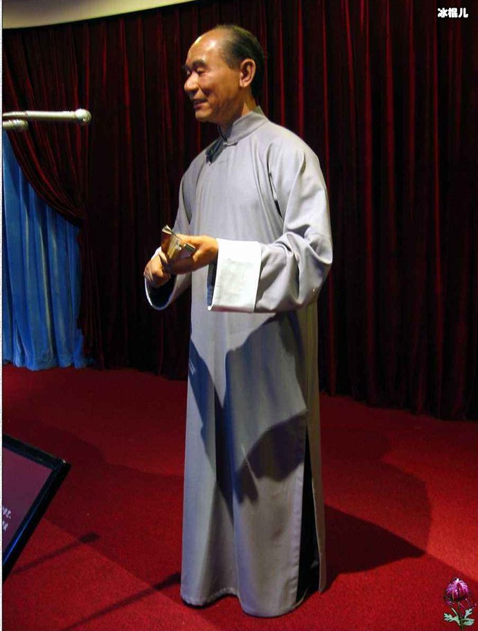 谢东是相声大师侯宝林的私生子