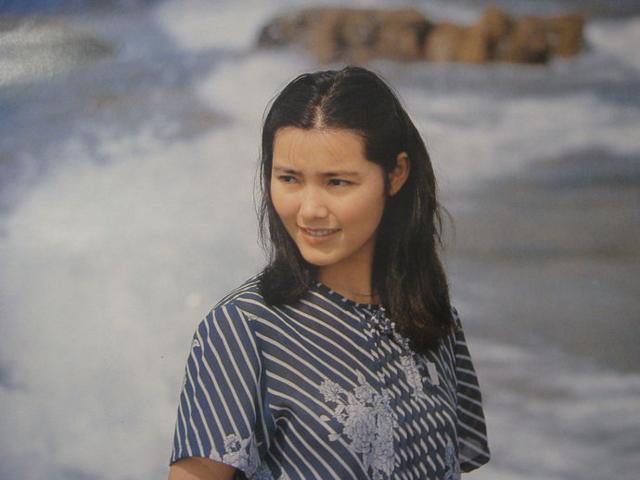 老电影红牡丹姜黎黎主演(旧影漂亮的红牡丹)(60)