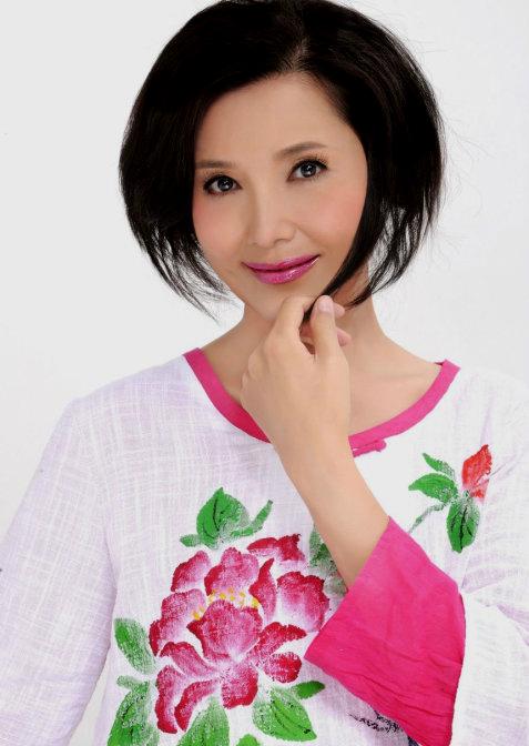 老电影红牡丹姜黎黎主演(旧影漂亮的红牡丹)(33)