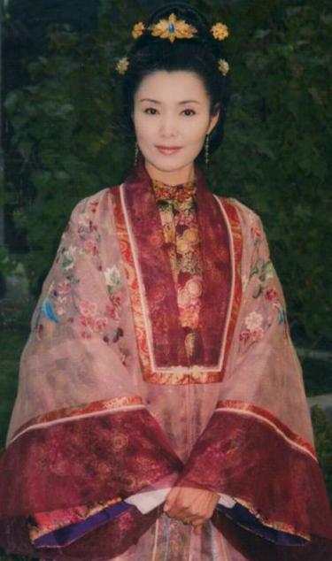 老电影红牡丹姜黎黎主演(旧影漂亮的红牡丹)(45)