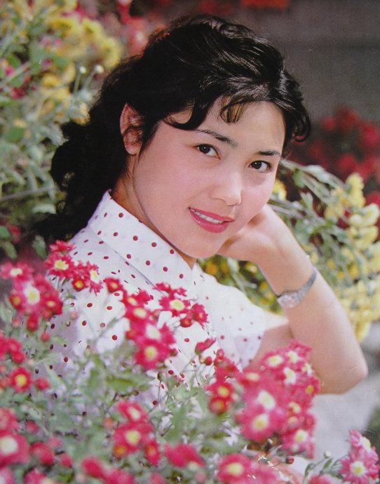 老电影红牡丹姜黎黎主演(旧影漂亮的红牡丹)(34)