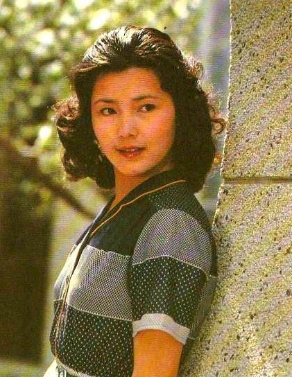 老电影红牡丹姜黎黎主演(旧影漂亮的红牡丹)(37)