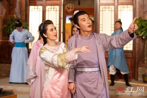 洪欣和张丹峰现在的婚姻是什么情况 香港的家好简陋