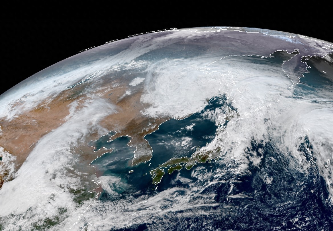高清卫星云图看天气：超凶冷空气变温带气旋，我国大雾弥漫