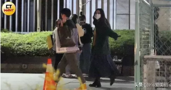 阿信女朋友不是蔡依林是谁（）