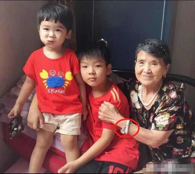 黄圣依老公是谁（黄圣依老公杨子晒两个儿子照片）