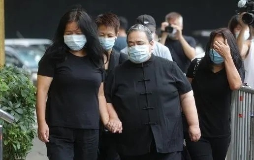 何超雄为什么变成这样(赌王最丑女儿何超雄)