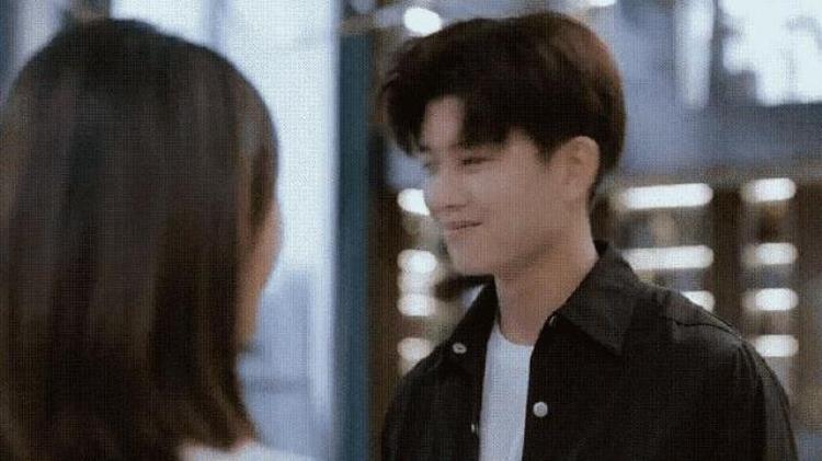 乌鸦小姐与蜥蜴先生中的吻戏「乌鸦小姐与蜥蜴先生吻戏用吻替任嘉伦是在照顾媳妇的感受吧」
