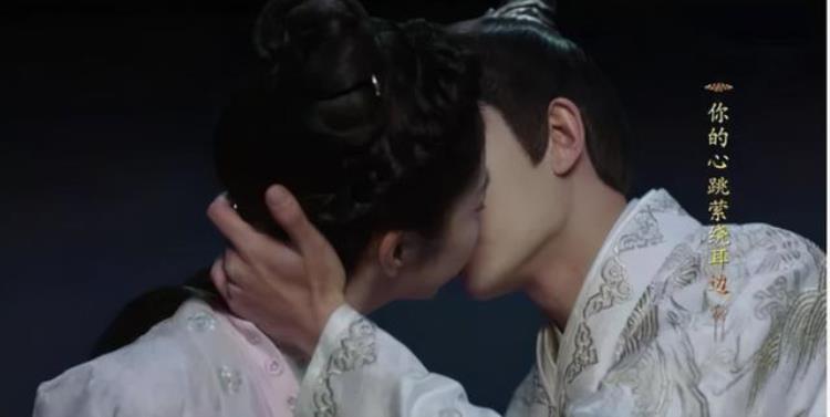 乌鸦小姐与蜥蜴先生中的吻戏「乌鸦小姐与蜥蜴先生吻戏用吻替任嘉伦是在照顾媳妇的感受吧」