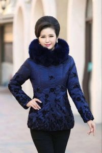 ​年入百万的中老年模特，卸妆后是身材火辣的90后美女！出镜奢侈品