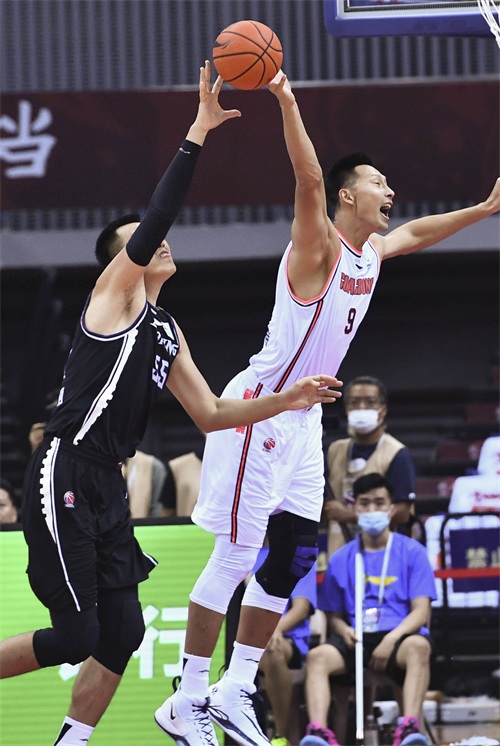 篮球——CBA总决赛首场：广东东莞银行对阵辽宁本钢