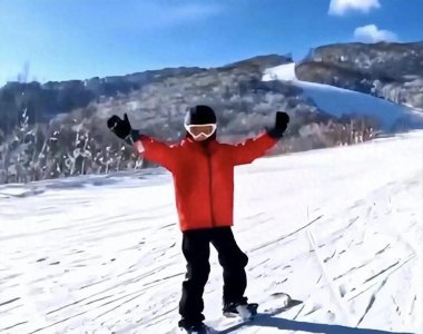 ​54岁刘若英罕见晒娃，如今婚后和丈夫已分居10年，儿子已9岁