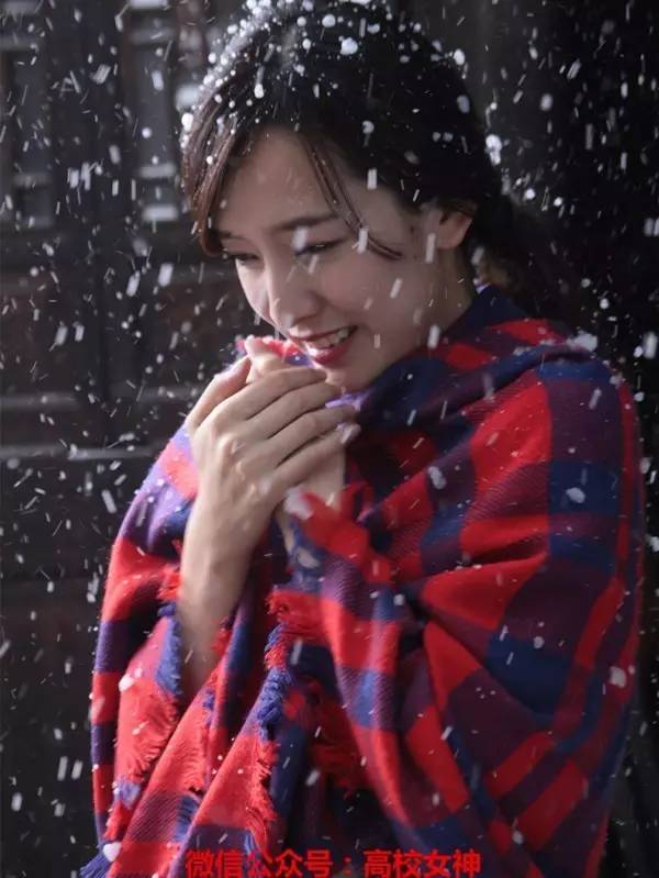 《一站到底》女神晁雪薇,真正的漂亮知性女生!